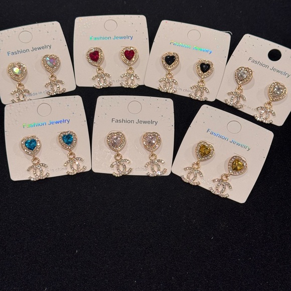 Fashion Jewelry Gold and Clear Crystal Heart Earrings - Picture 5 of 5